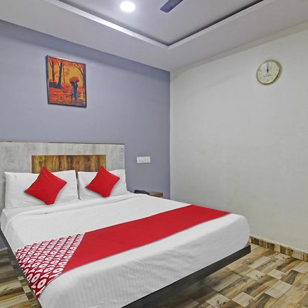Super Hotel O Sri Sai Regency Хидерабад Екстериор снимка