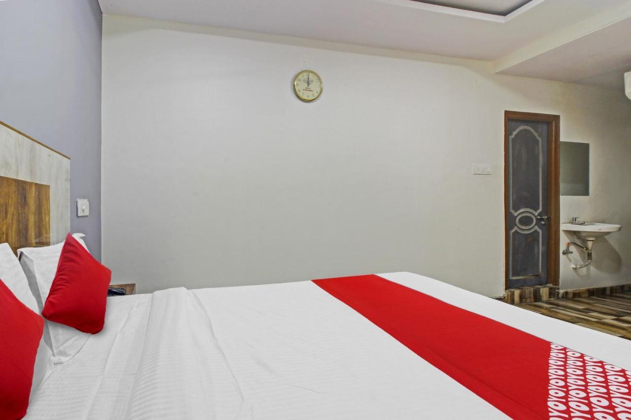 Super Hotel O Sri Sai Regency Хидерабад Екстериор снимка