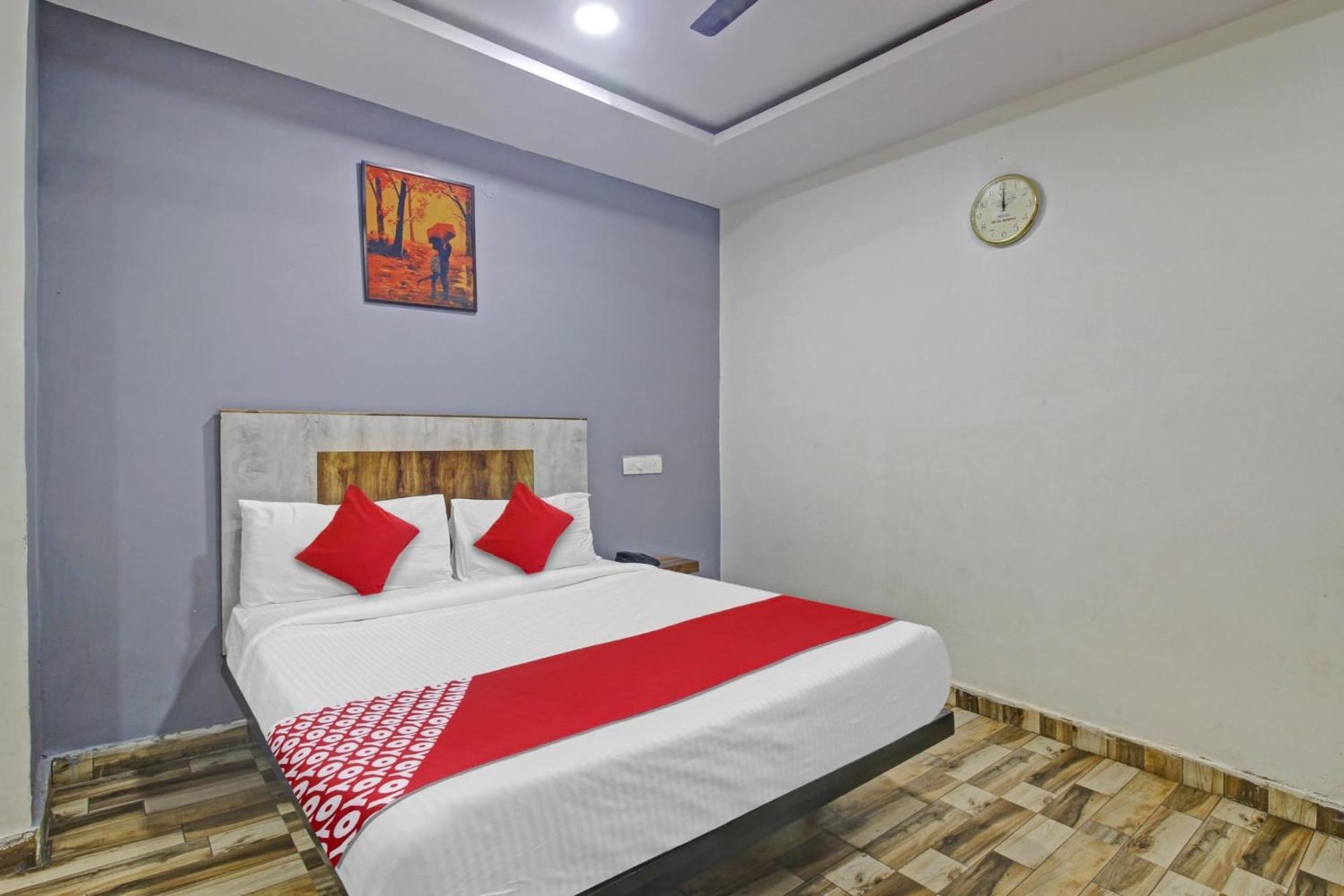 Super Hotel O Sri Sai Regency Хидерабад Екстериор снимка