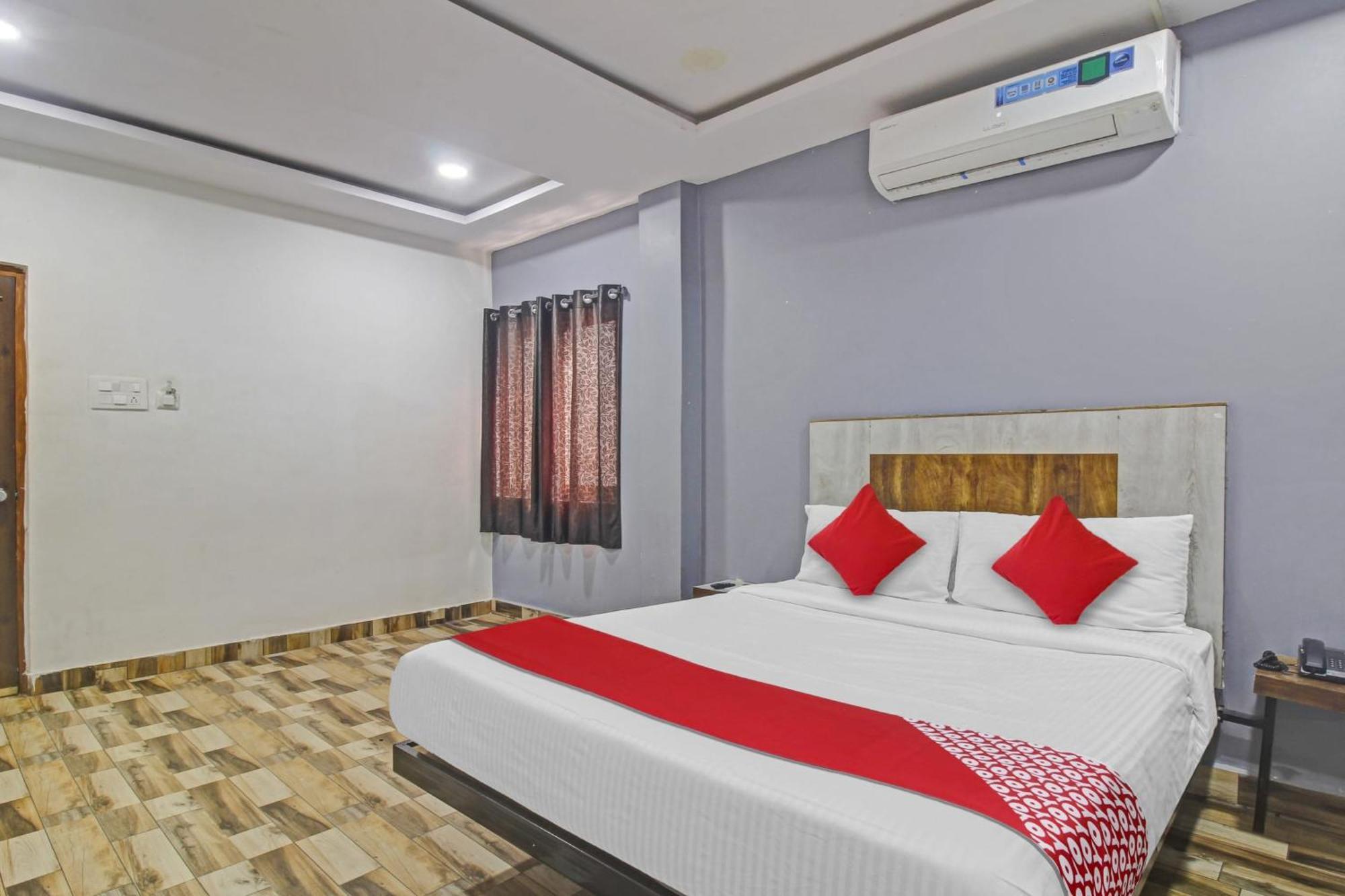 Super Hotel O Sri Sai Regency Хидерабад Екстериор снимка