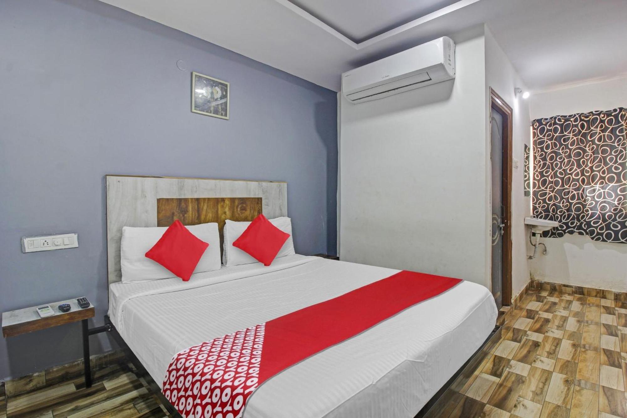 Super Hotel O Sri Sai Regency Хидерабад Екстериор снимка