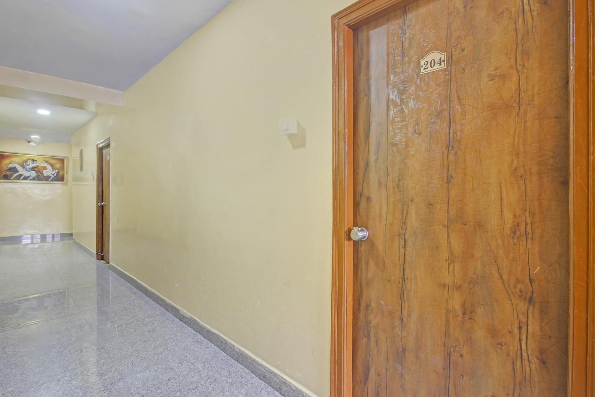 Super Hotel O Sri Sai Regency Хидерабад Екстериор снимка
