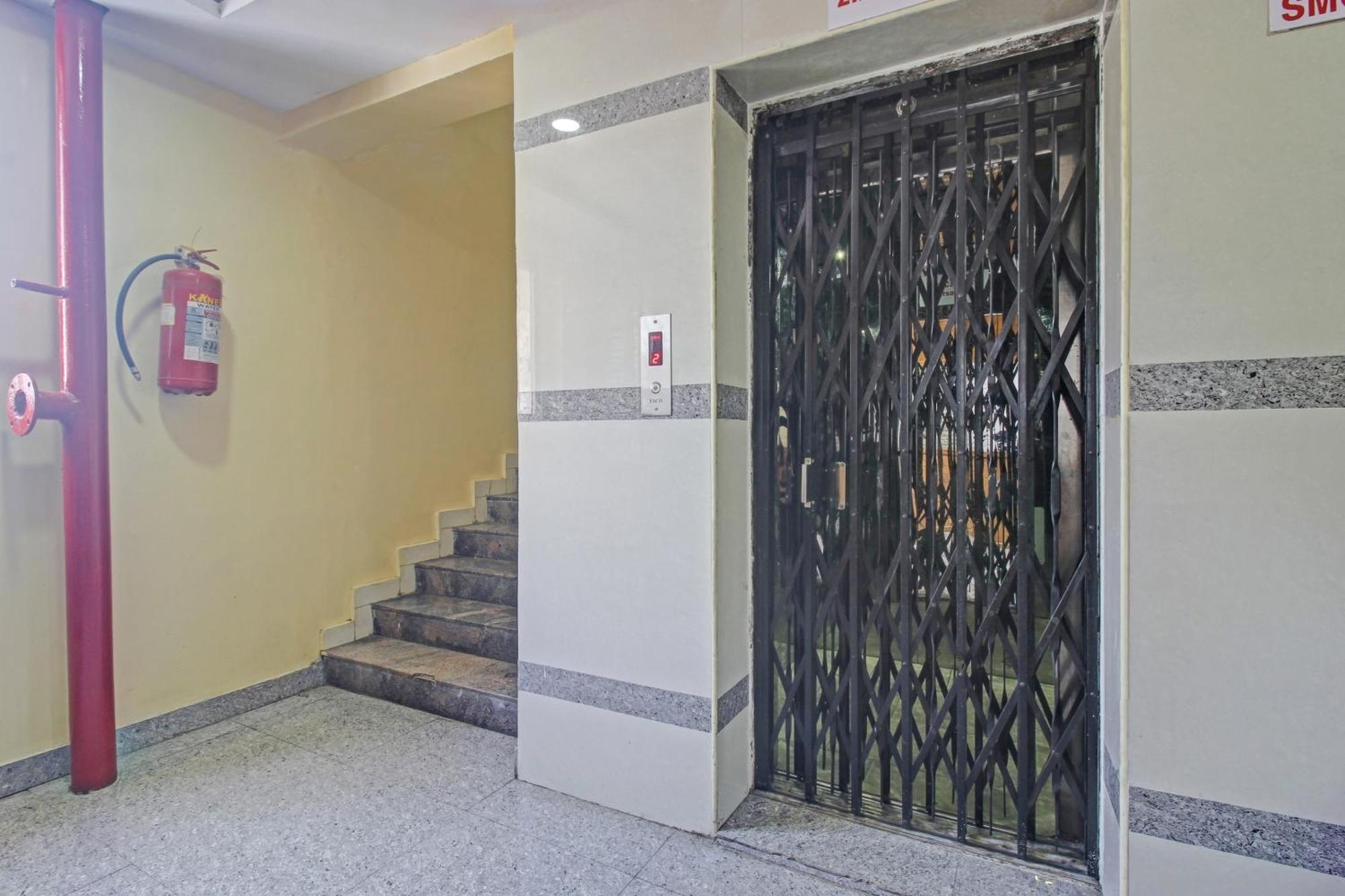 Super Hotel O Sri Sai Regency Хидерабад Екстериор снимка