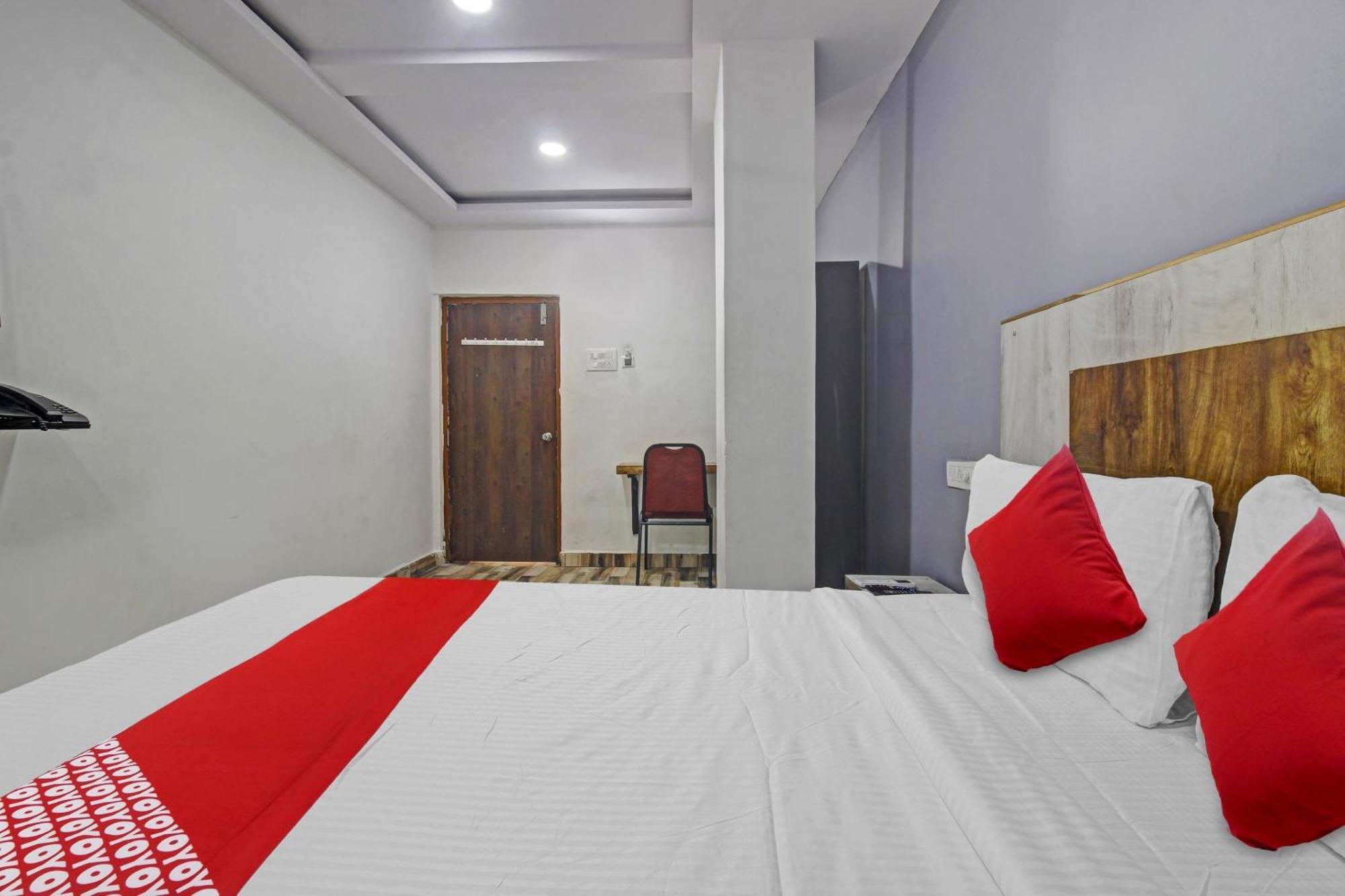 Super Hotel O Sri Sai Regency Хидерабад Екстериор снимка