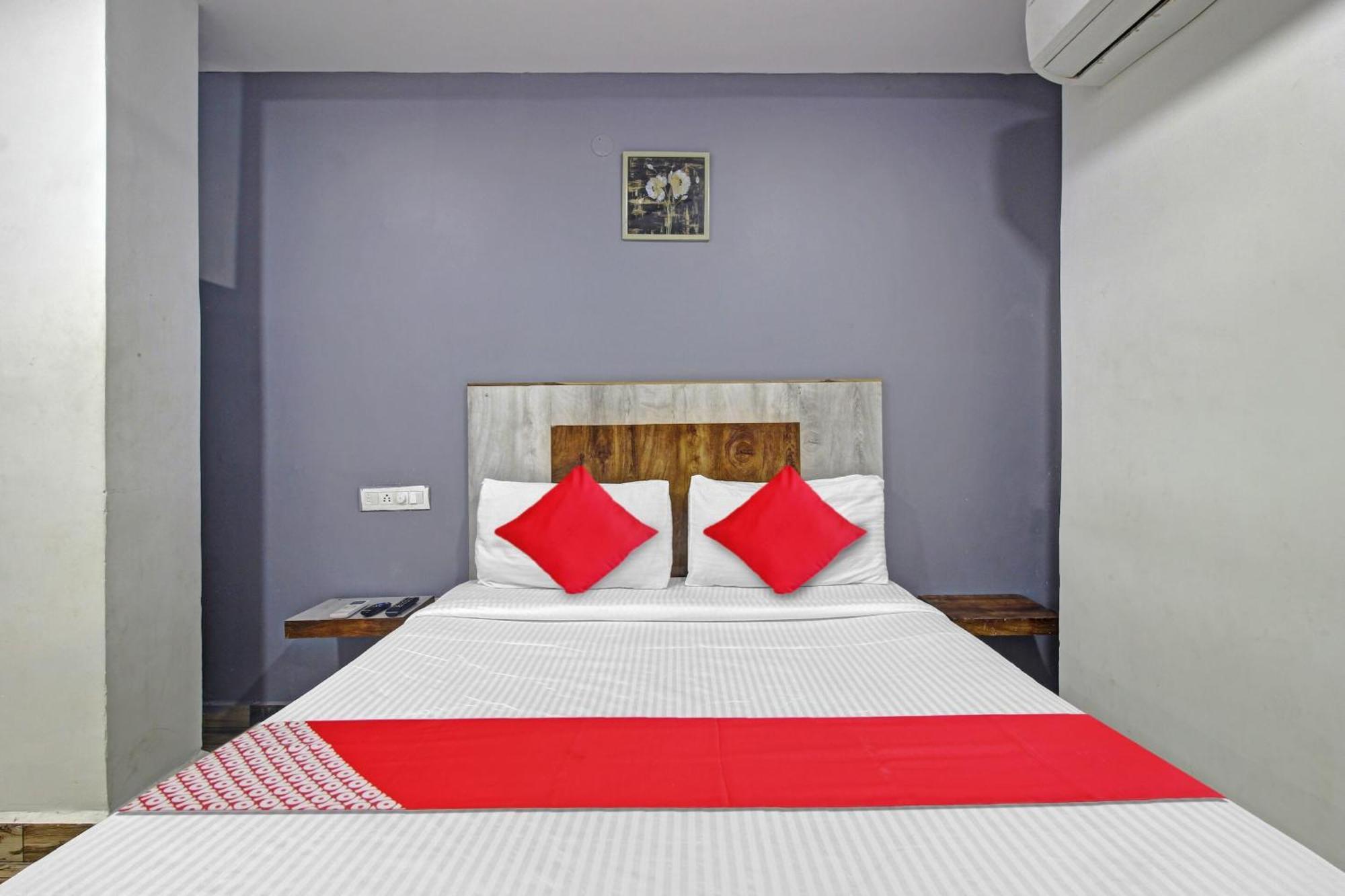 Super Hotel O Sri Sai Regency Хидерабад Екстериор снимка
